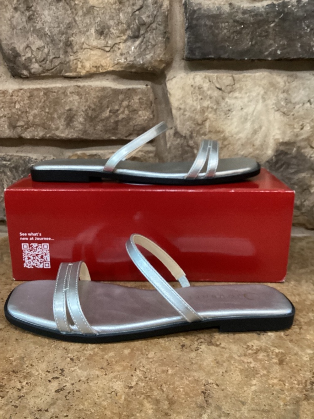 Journee Collection Brisa Womens‎ 7.5 Sandals Silver Metallic New In Box